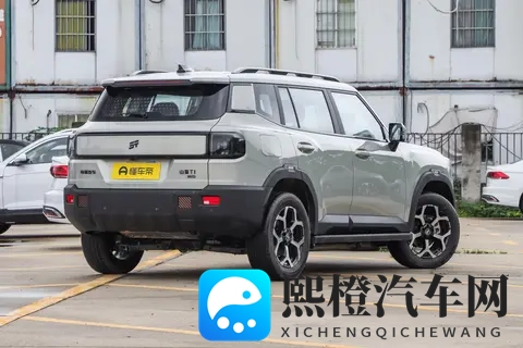 捷途发力！推出15万级硬派越野，方盒子造型+三电机四驱，够卷？-2