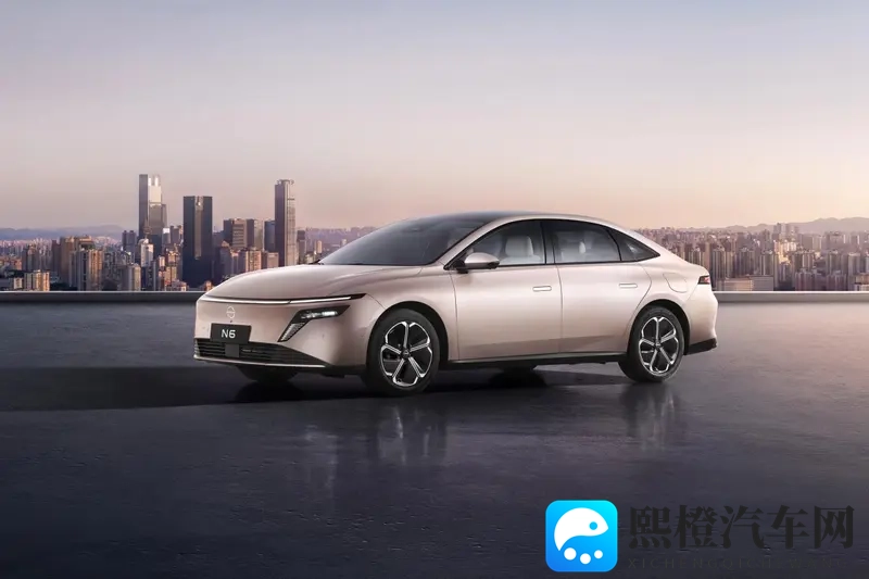 日产N6携180km纯电续航+质保，硬刚秦L_银河A7-1