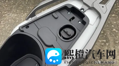 5380起！诺维娜M6 150踏板上市，150排量+ABS，通勤代步新选择！-3