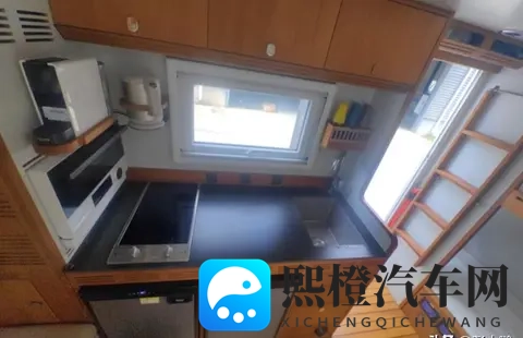 奔驰旅居车：铁皮屋里的移动生活实验-3