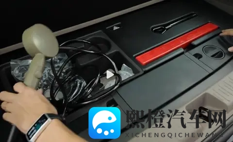 一个吮吻花蒂两个吃奶：汽车市场揭秘：爆款车型销量背后的奥秘，点击探究！-2