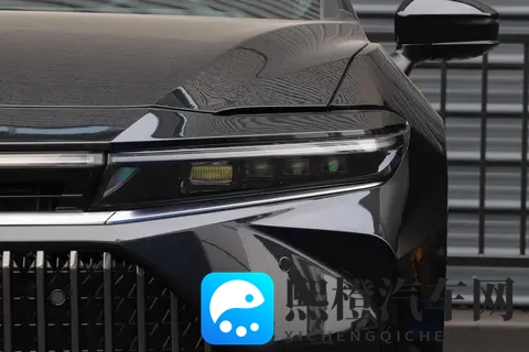 进口皇冠怎么选?299 万至享版碾压 349 万至尊版?-1