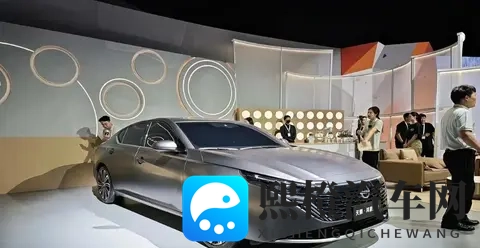 2026款日产天籁实车,车身修长时尚,搭载20T引擎,售价18万起!-1