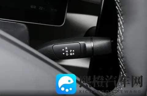 1058万元起, 零跑Lafa5开启预售,激光雷达+8295芯片-2