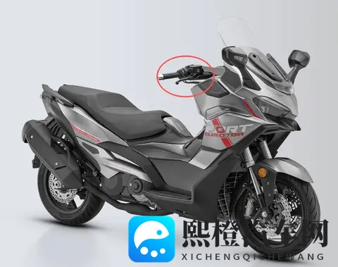 钱江550CC大踏板来袭!双缸动力挑战光阳、雅马哈市场霸主地位-3