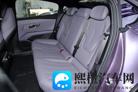 开过深蓝L06之后,我劝你别光看配置表,很多地方都挺香-1