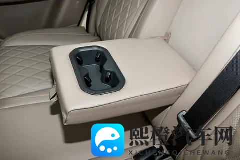 12万级插混SUV,动力扎实,配置丰富,适合家用,看蓝电E5 PLUS-3