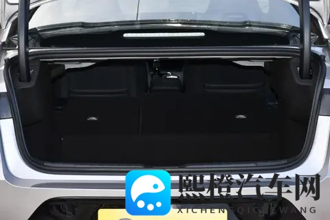 1278 万起的 “运动家轿”!第三代领克 03:家用与激情真能两全?-3