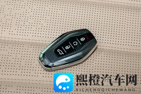 999万起买七座SUV,能装能省,还越级豪华?-2
