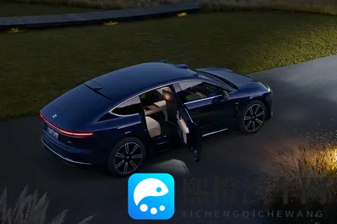 5 米 3 车长，头等舱后排 + 三重降噪，蔚来ET9让行政豪车好开又舒服-1