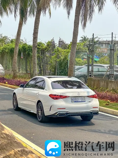 24款准新奔驰C级,24万拿下,香不香?-1
