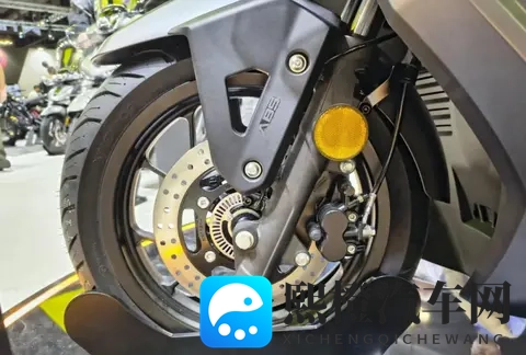 无极龙骨式踏板SR125 GTS米兰展亮相,水冷四气门+满配+十足战斗感-2