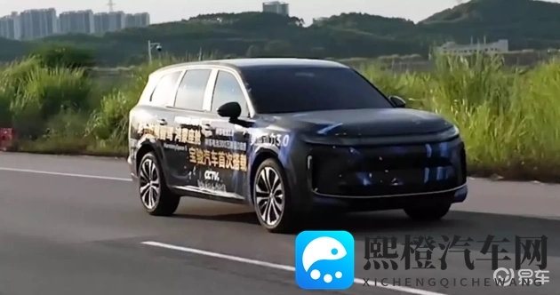 亚裔女子初尝黑人大炮：黑人跑车体验：文化碰撞下的速度激情-1