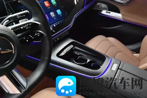 ass女厕小便pⅰcs：女厕奇观：小便姿势引发热议-2