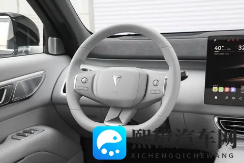 实测对比深蓝S09与领克900,谁更适合家用?-1