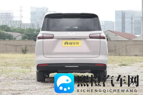 实测五菱星光730：7万级配侧滑门+独立悬架，是否打破性价比认知-1