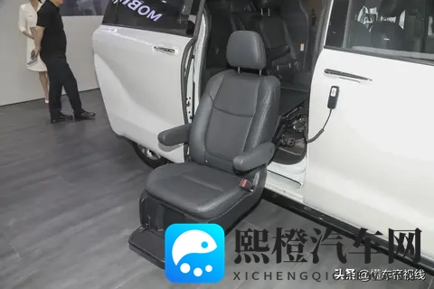 忘穿奶罩被同桌c了一节课:行车安全,安全带:关键时刻救命法宝-1