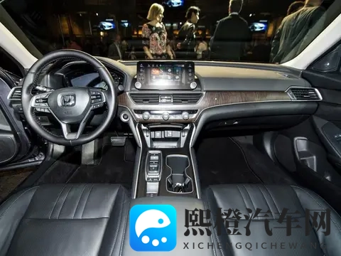 254马力对决混动标杆, 蒙迪欧与雅阁怎么选?-2