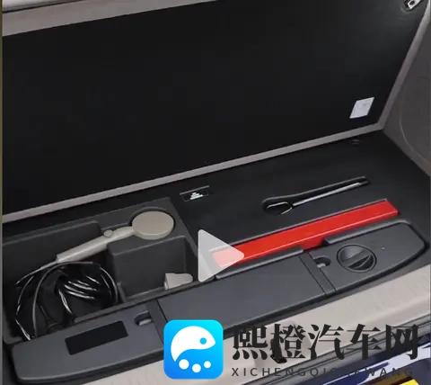 智己LS9后备箱的洗澡机和帐篷是巧思-1