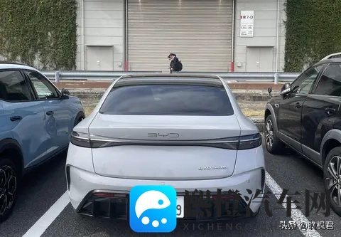 华为系最强?中国首款三腔空悬SUV,岚图泰山3799万起开售-1