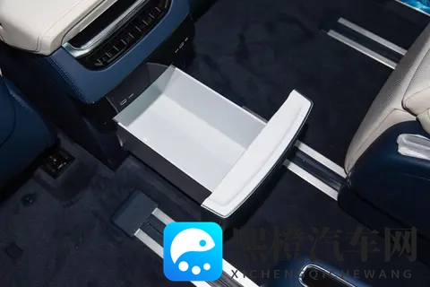 极氪009十一月购车福利,优惠力度大,家用、商用都合适-1