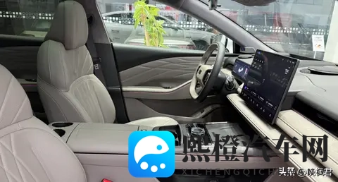 吉利银河星耀8系统变手机 玩家整活停不下来 穷鬼也能开豪车?-1