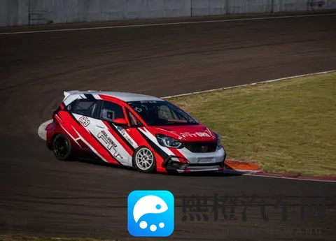 黄色软件a:汽车安全新突破,智能驾驶辅助系统受关注-3