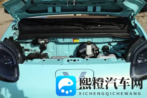 五菱宏光 MINIEV 2025 四门版实测：配置特点与适用人群分析-2