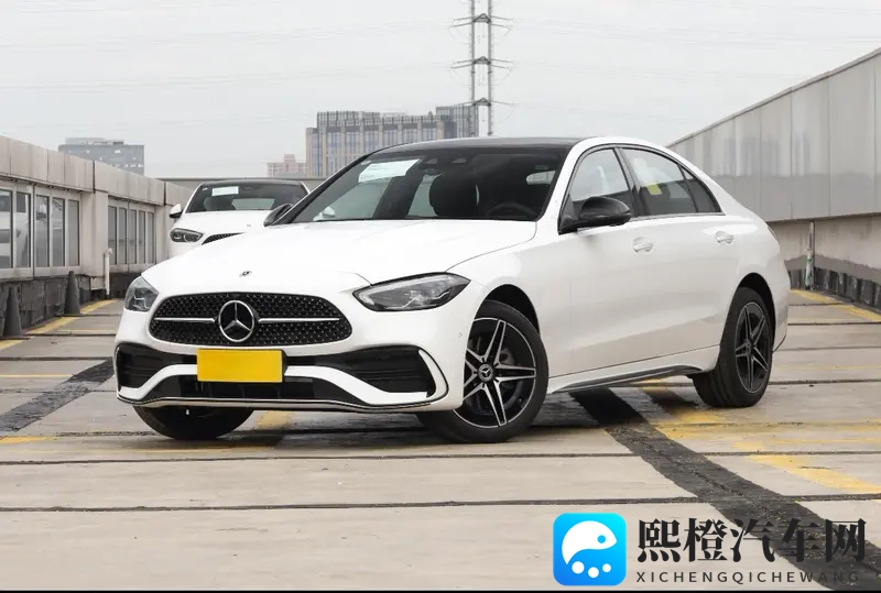 新款奔驰C上市,全系标配20T,将与3系比操作-1