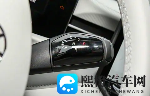 内外都有变化 大众朗逸Pro将于11月17日上市-2