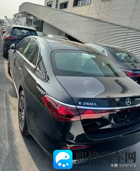 观察一下周围,你会发现,豪车车主们似乎更倾向于选择高配车型。-1