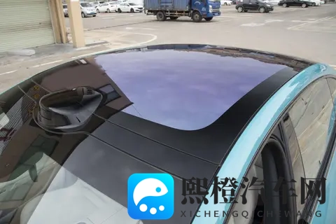 高颜值C级轿跑,37s破百,配激光雷达+电动尾翼,预售1499万起-2