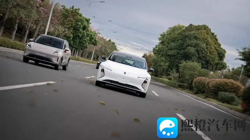 2026款星海S7轿跑颜值与实用空间的双重惊喜-1