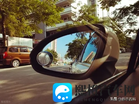 为什么倒车后视镜自动下翻功能被公认为鸡肋？替代它只要几块钱！-3