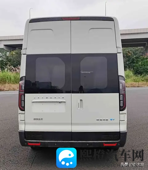 新车：创维17座纯电动客车，599米车长，27米车高，宁德电池-1