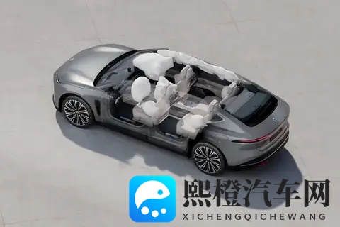 蔚来ET9：2025款102度电池，入门即满配，768万起售，值得买吗？-3