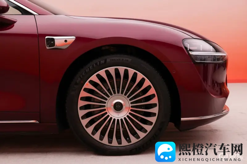 新款享界S9:以智能驾驭未来,重塑豪华出行新标杆-1