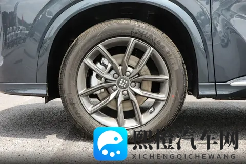 体验蓝电E5 PLUS先享版:230km续航+电混全时四驱,展现硬核实力-1