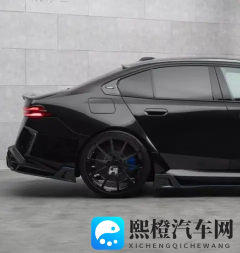 碳纤维外观+838匹马力！全新宝马M5 by Mansory亮相-2