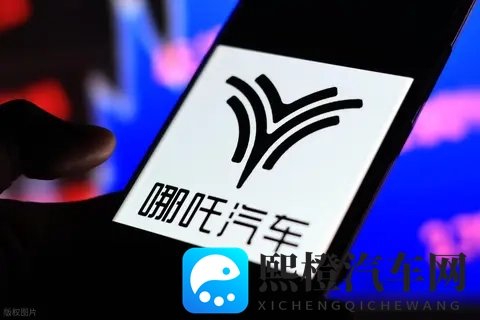 车主捡漏倒闭车企“烂尾车”,7万买辆哪吒,“因倒闭才有好价”-1