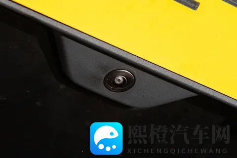 大六座SUV,39秒破百,续航1300km,腾势N8L适合家用-1