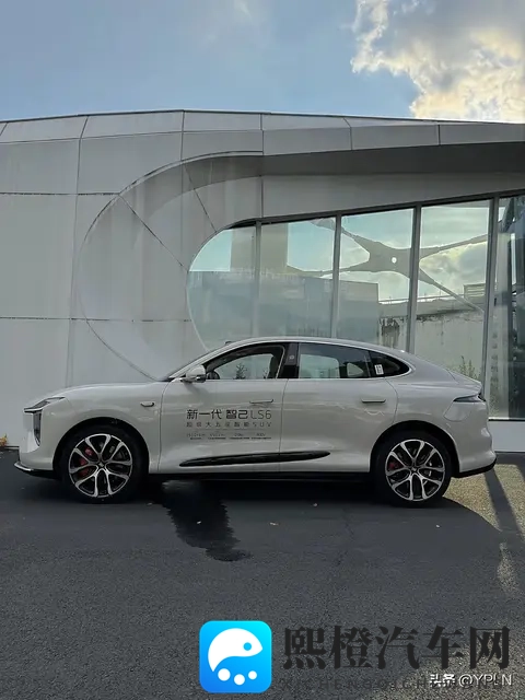 新一代智己LS6,配备800v高性能平台,66度大电池增程版-3