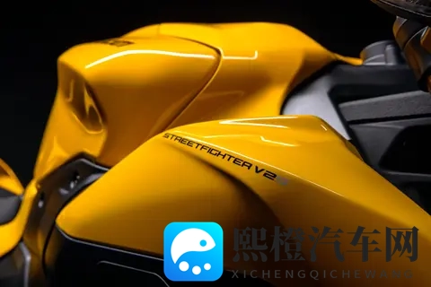 杜卡迪 2026 Panigale V2 S、Streetfighter V2 S 黄色版-3
