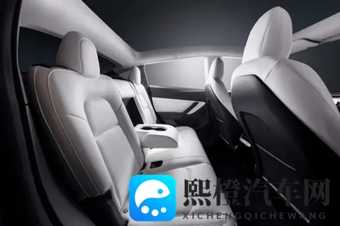 一个吮吻花蒂两个吃奶：花蒂吮吻共享美味，两人共品甜蜜时光-2