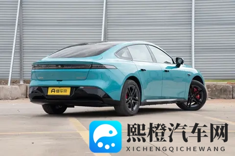 高颜值C级轿跑,37s破百,配激光雷达+电动尾翼,预售1499万起-3