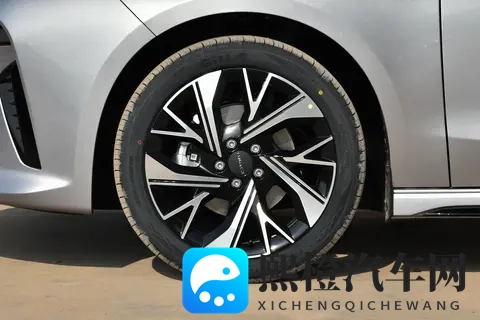 燃油车也有性价比！领克 03 第三代 20T+8AT，智能配置还不落后-2