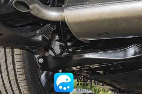 15万左右入手的蒙迪欧，动力强劲油耗低，家用舒适又省心-1