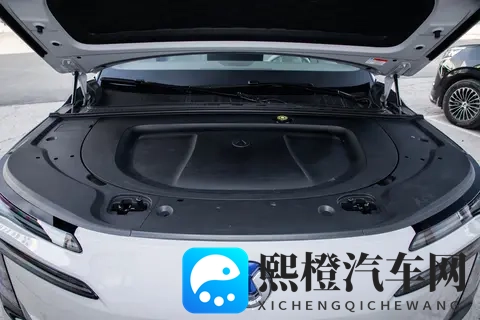 腾势N8L深度体验：5米大六座，20T混动，全家出行新选择-1