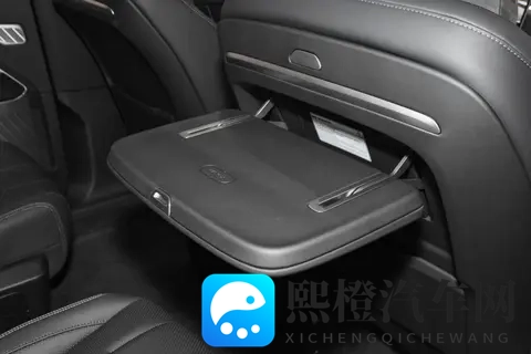 乐道L90 2025款 六座版Pro：大空间+灵活布局+成熟换电体系，香！-2