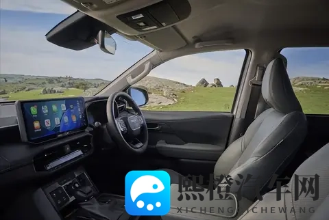 丰田在泰国发布第九代大改款的皮卡车型Hilux,纯电版续航240公里-1